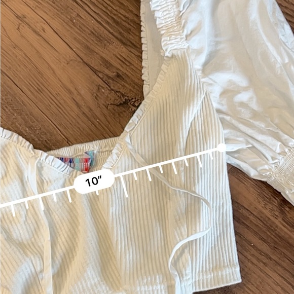 Urban Outfitters white ribbed ruffle sleeve white cropped blouse - Picture 3 of 4